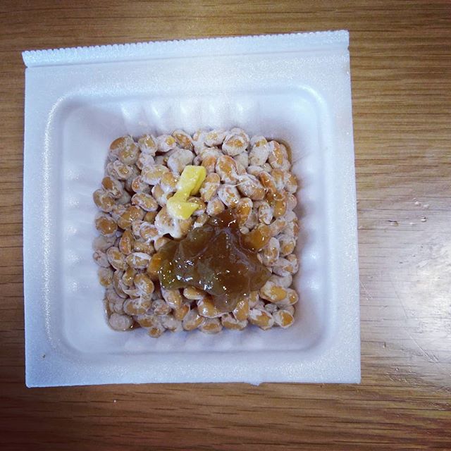 梅ジャムをちょっぴりですが作りましたこれまた美味～い今朝の納豆は梅ジャムです最高でした！#福山神辺#納豆のウンマイ組み合わせ